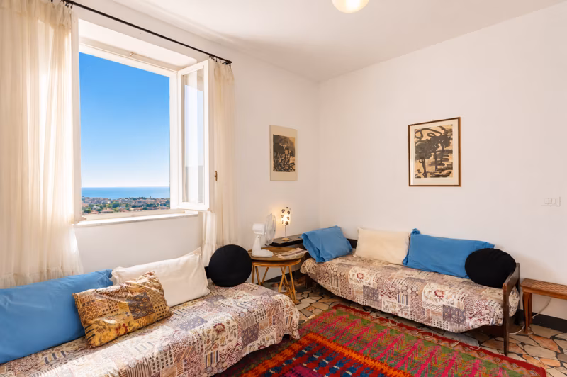 Panoramic Sea Views - Historic 3 Bedroom Hilltop Home - Diano Marina 3